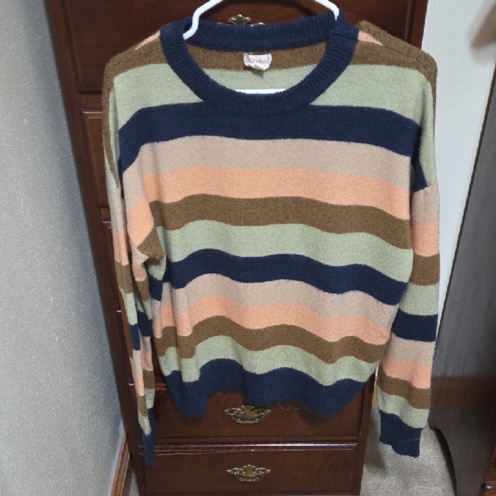 Hem And Thread Sweater